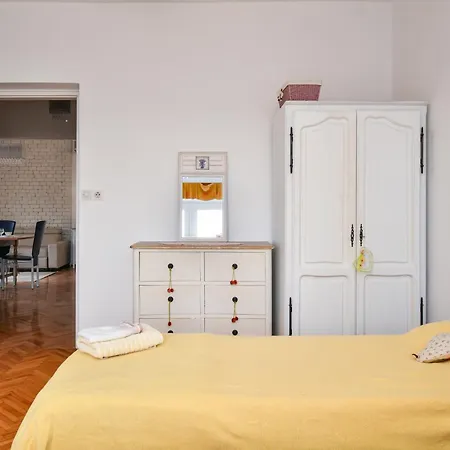 Family-friendly With Swimming Pool Barbat, Rab - 20170 Rab Town