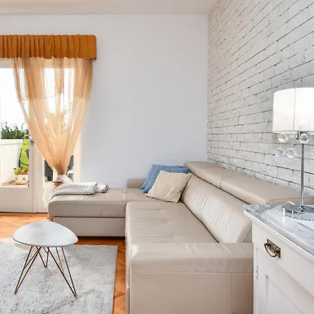 Appartamento Family-friendly With Swimming Pool Barbat, Rab - 20170 *