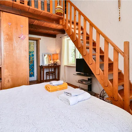 Appartamento Family-friendly With Swimming Pool Barbat, Rab - 20170