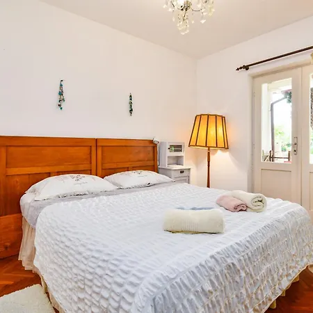 Family-friendly With Swimming Pool Barbat, Rab - 20170 Daire Rab Town