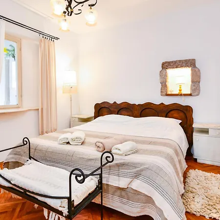 Family-friendly With Swimming Pool Barbat, Rab - 20170 Daire Rab Town