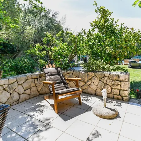 Family-friendly With Swimming Pool Barbat, Rab - 20170 Daire Rab Town