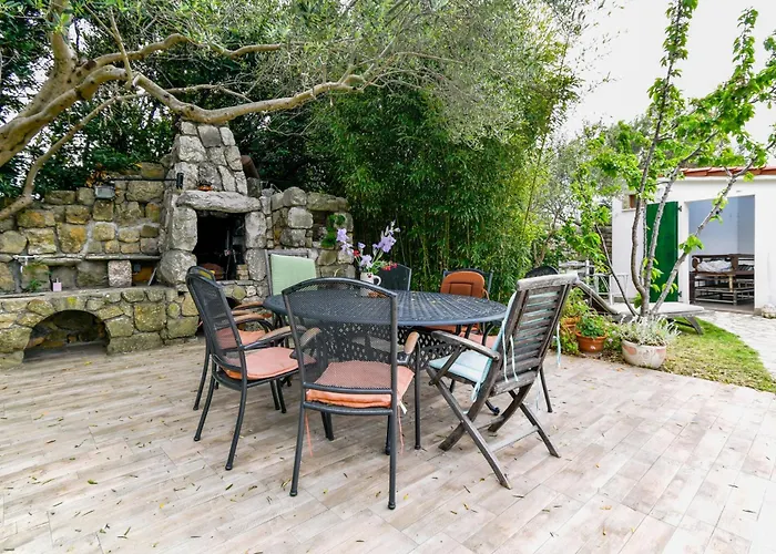 Appartement Family-friendly With Swimming Pool Barbat, Rab - 20170 Rab Town